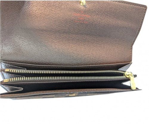 長財布のLOUIS VUITTON