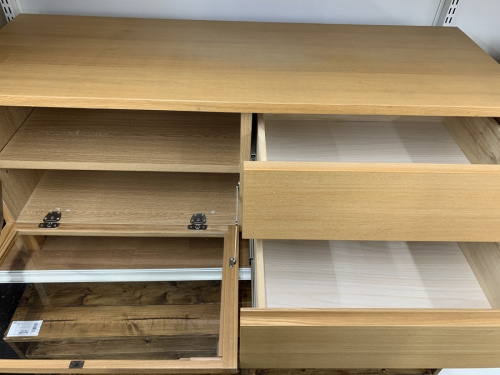 テレビボードのAVボード