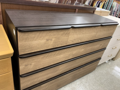 生活家具のローチェスト