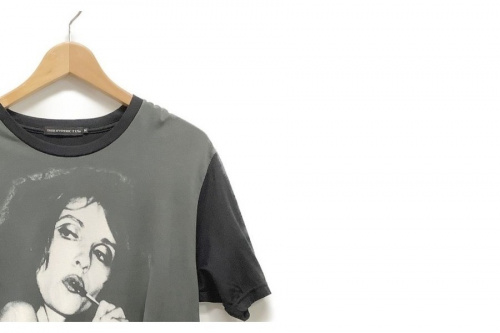 トップスのシャツ