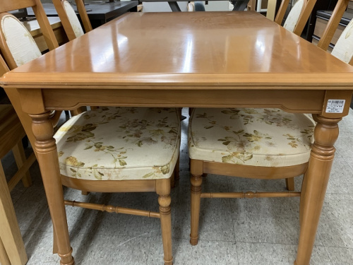 テーブルのkarimoku　カリモク