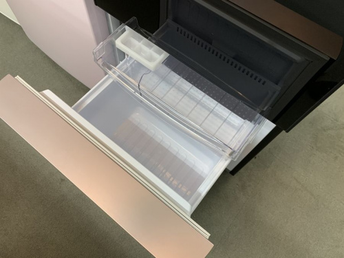 2ドア冷蔵庫のSHARP　シャープ