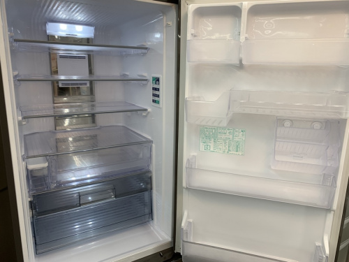 冷蔵庫の4ドア冷蔵庫