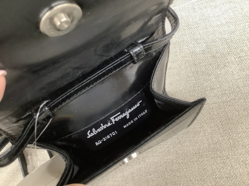ミニショルダーバッグのSalvatore Ferragamo