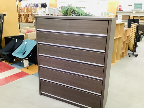 収納家具の6段チェスト