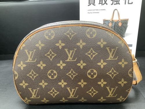 ショルダーバッグのLOUIS VUITTON