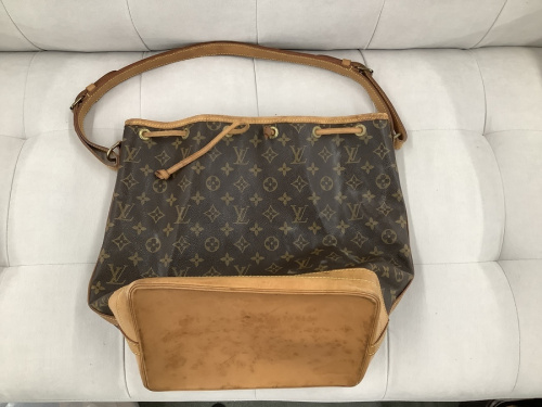 ショルダーバッグのLOUIS VUITTON