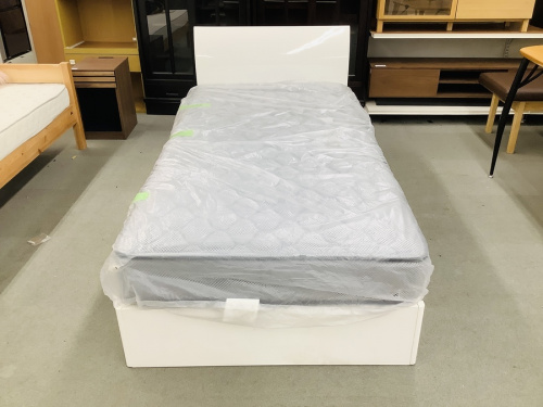 ベッドのマットレス付シングルベッド