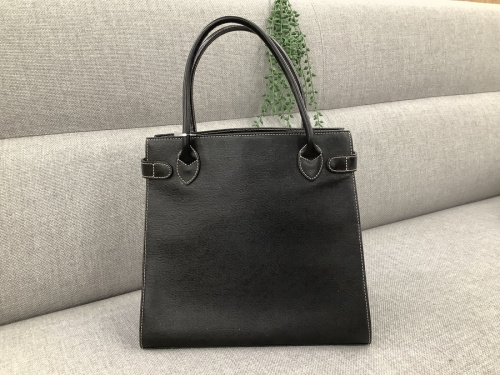 セミショルダーバッグのBurberry's