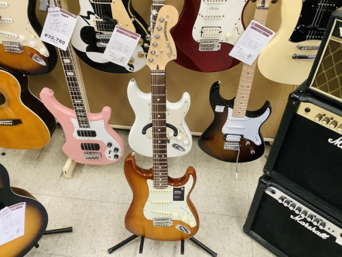 ギターのAMERICAN PERFORMER STRATOCASTE