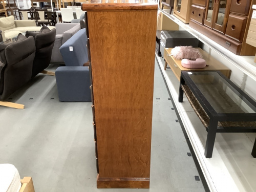 カバ材の8段チェスト