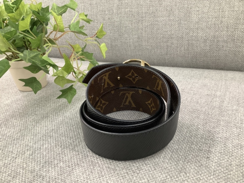 ベルトのLOUIS VUITTON