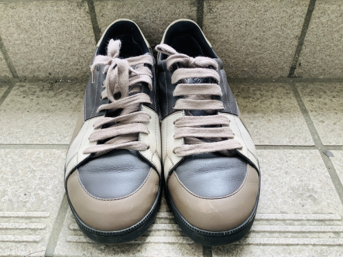スニーカーのLOEWE