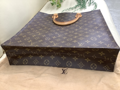 LOUIS VUITTONのトレファク秦野