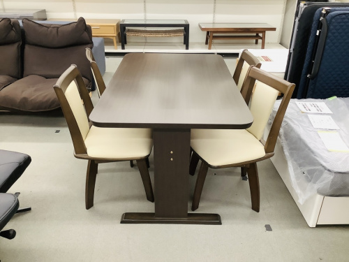 テーブルのダイニング5点セット