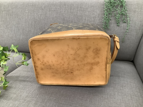 ショルダーバッグのLOUIS VUITTON