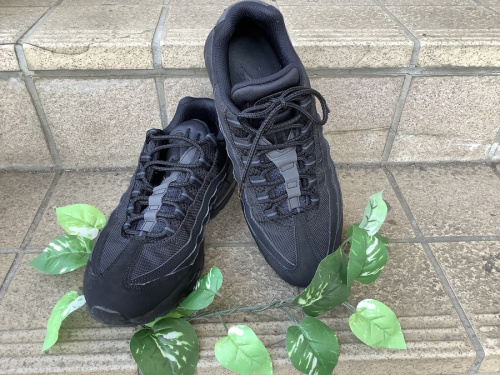 靴のスニーカー