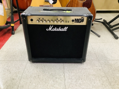 アンプのギターアンプ