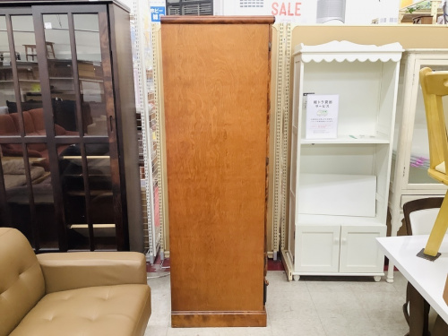 ワードローブの2枚扉