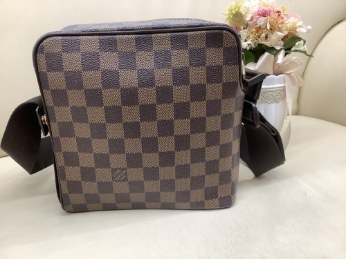 ショルダーバッグのLOUIS VUITTON