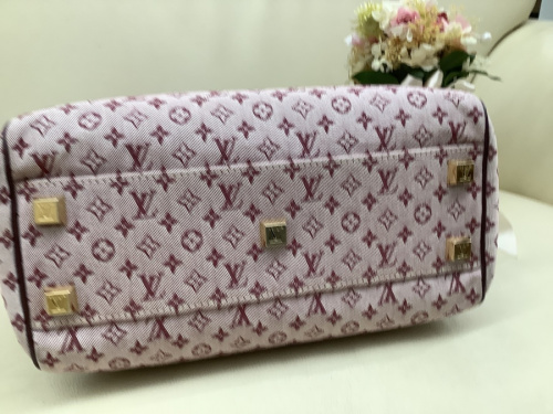 ハンドバッグのLOUIS VUITTON