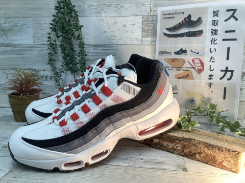 スニーカーのNIKE