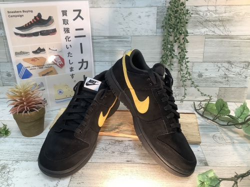 靴のスニーカー