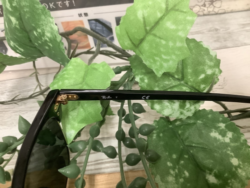 サングラスのRAY-BAN