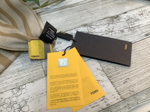 ウールマフラーのFENDI