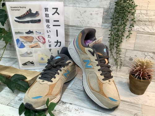 靴のスニーカー
