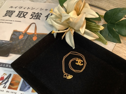 アクセサリーのネックレス