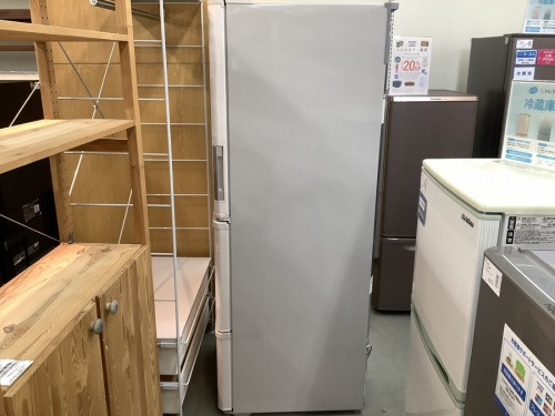3ドア冷蔵庫のSHARP