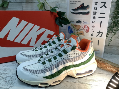 スニーカーのNIKE