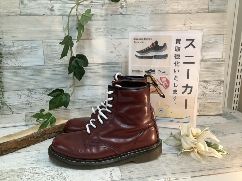 シューズの8ホールブーツ