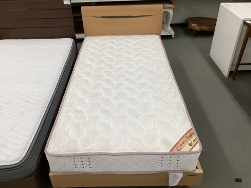 ベッドのダブルベッド