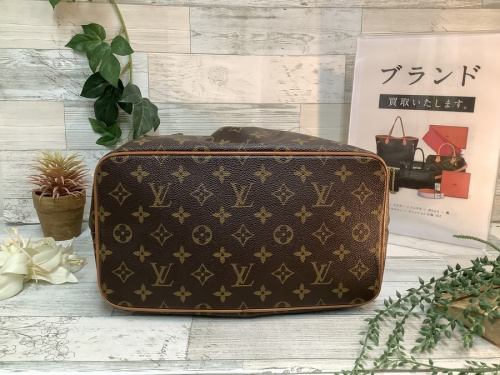 ショルダーバッグのLOUIS VUITTON