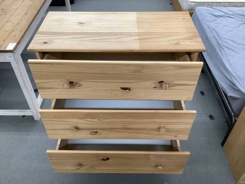 無垢材3段チェストのIKEA