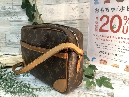 バッグのショルダーバッグ