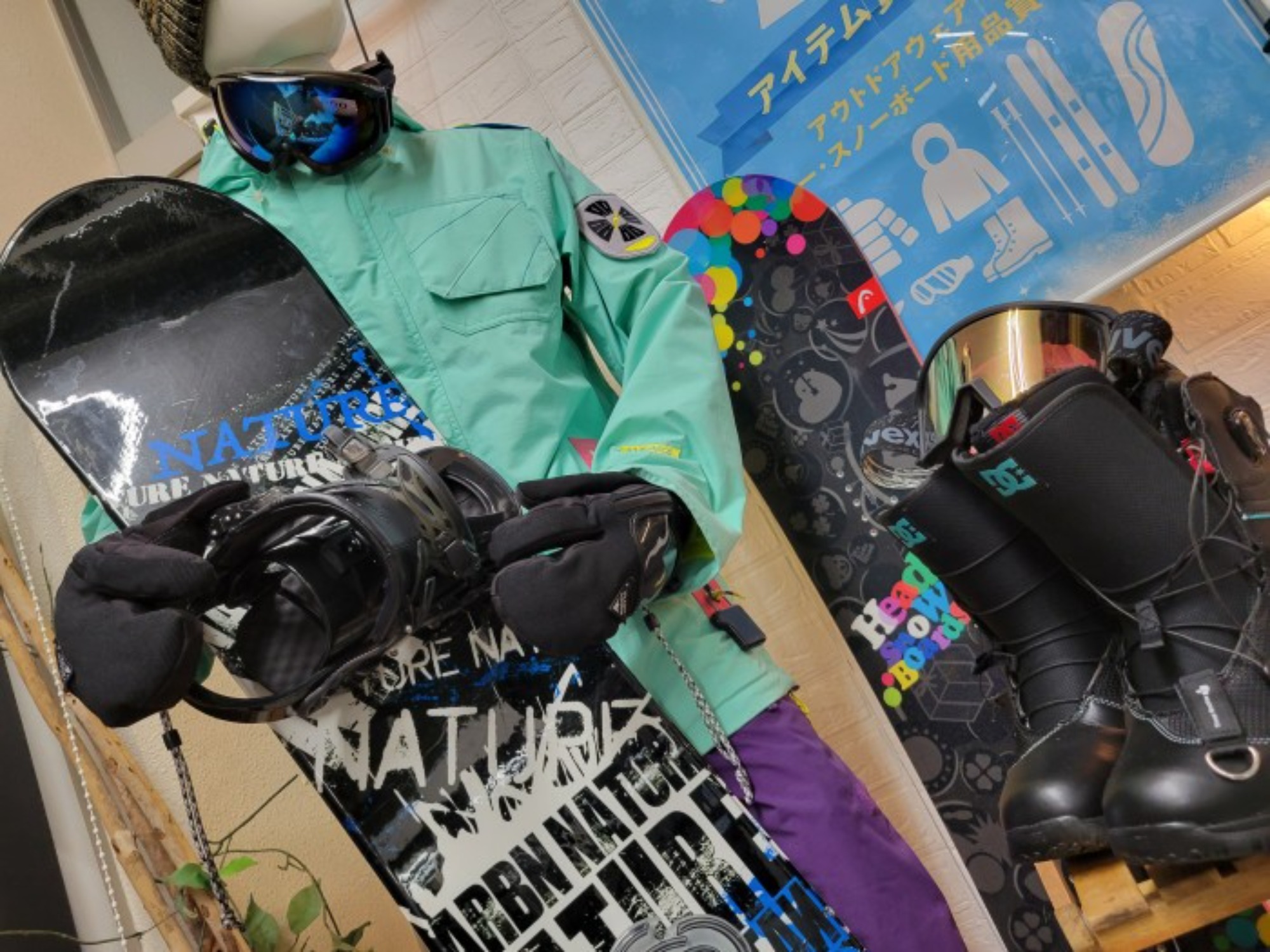 SALOMON スキーウェア　 フード付き 新品未使用　展示品 SALOMON(サロモン)のスキーウェアを買取入荷しました！【郡山安積店