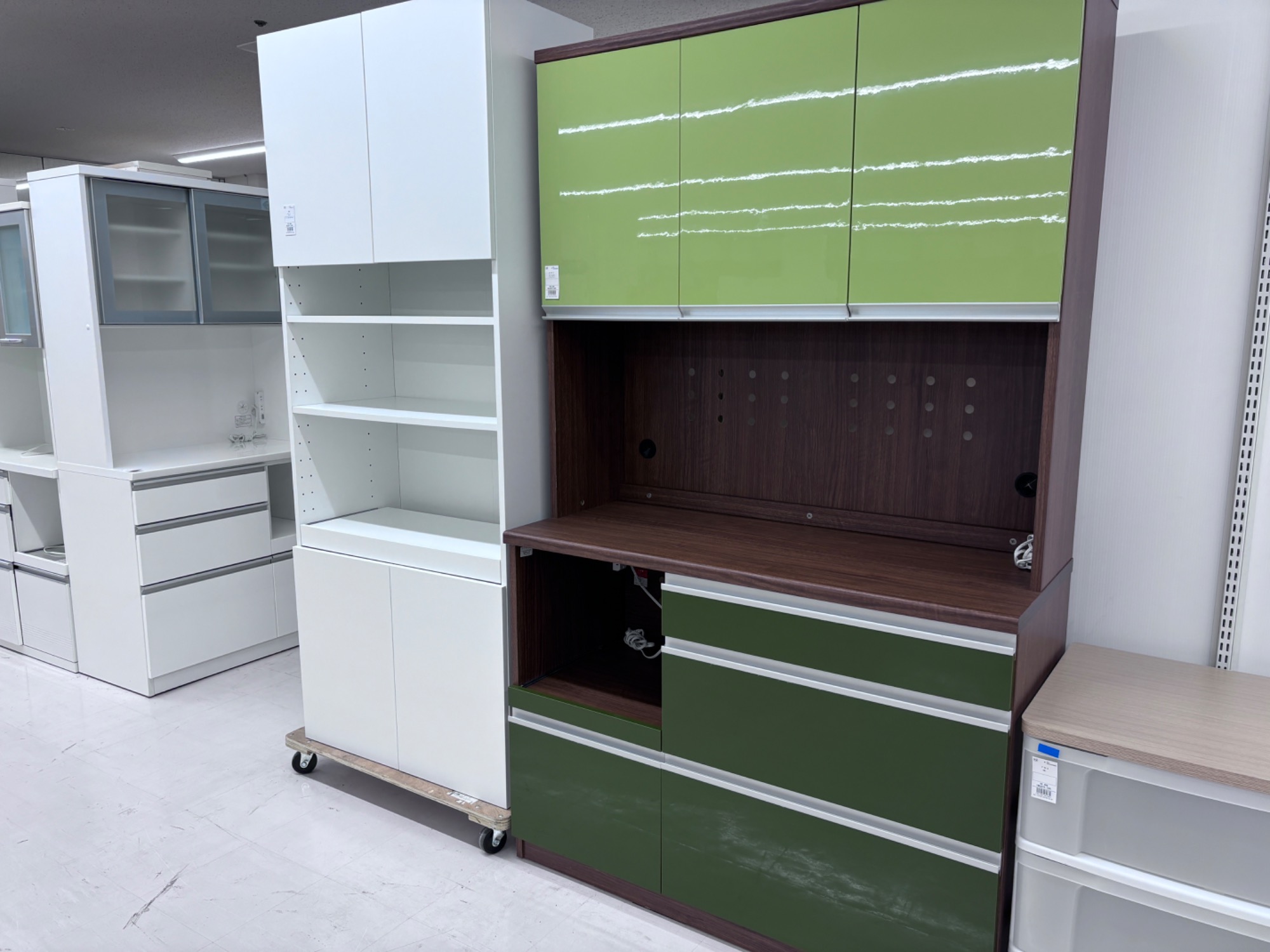 3枚扉の食器棚が買取入荷致しました！【郡山安積店】｜2024年06月16日 