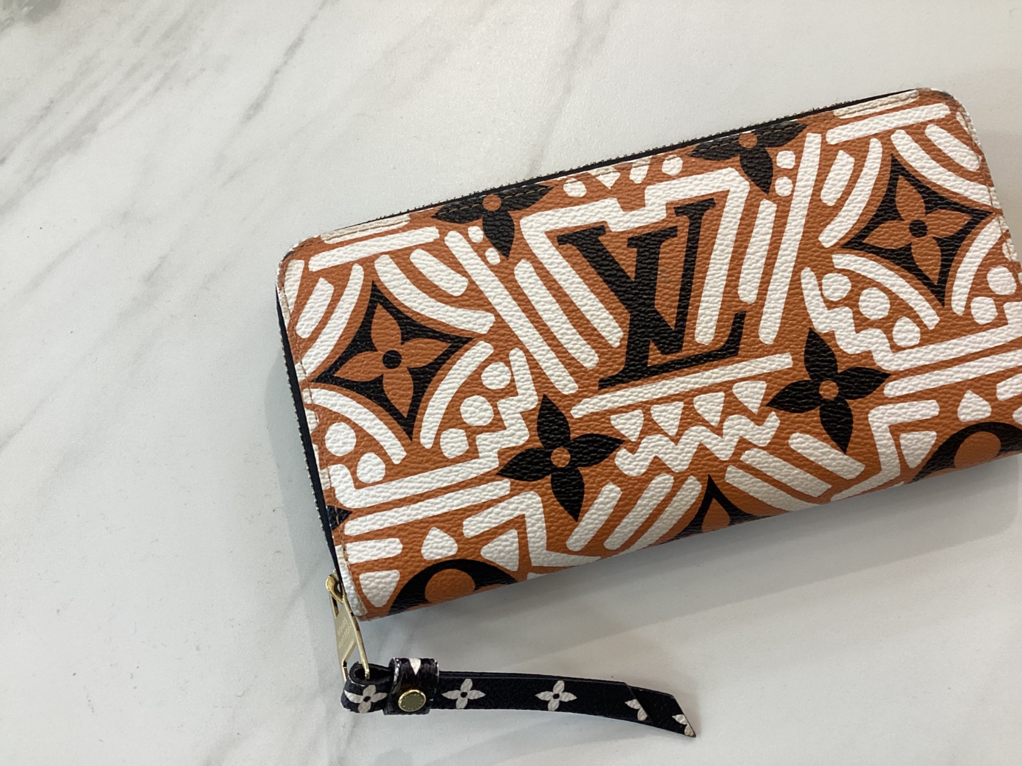 LOUIS VUITTON （ルイ・ヴィトン）のジッピーウォレット（M69437）が