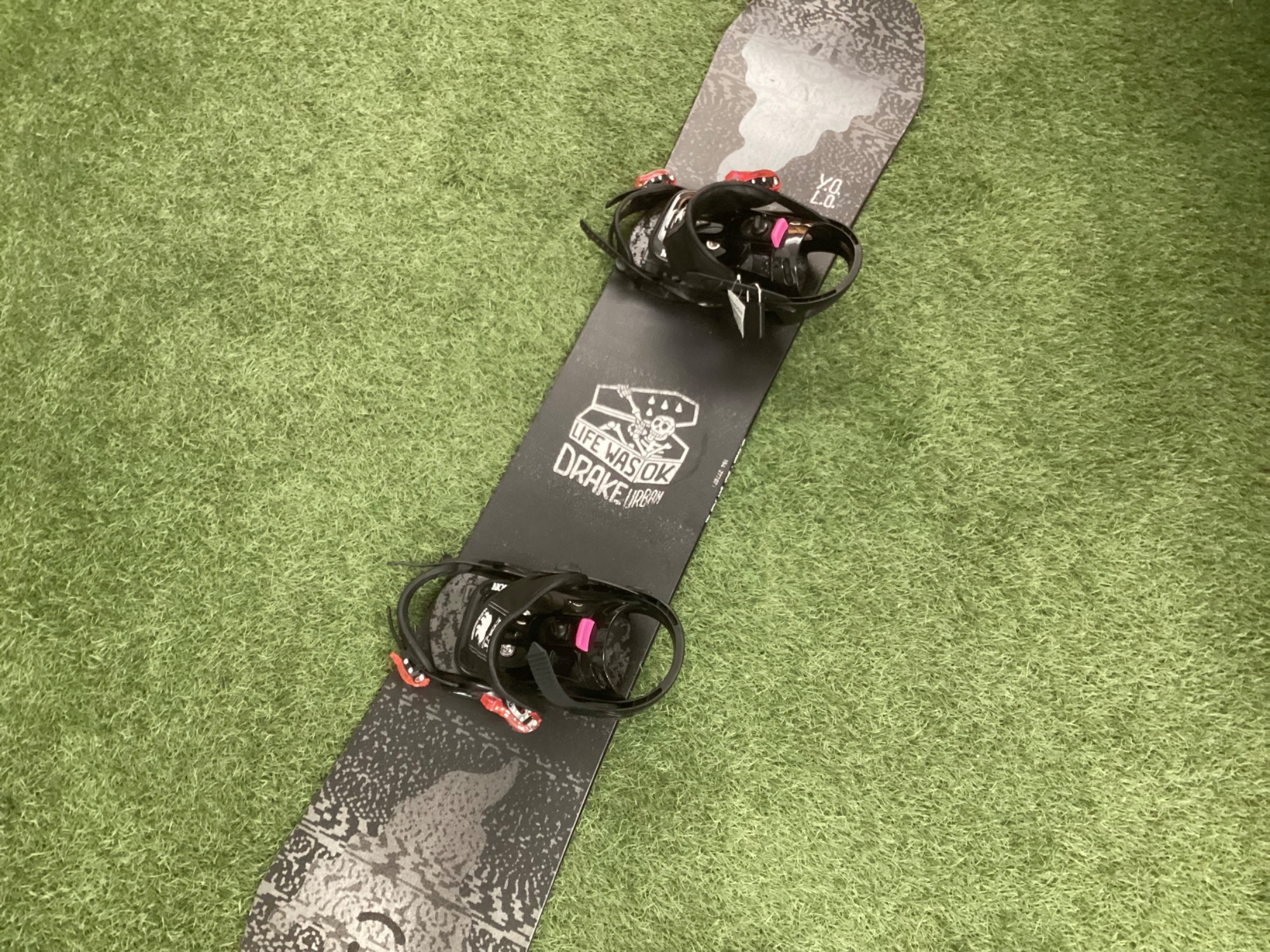 【新品】 DRAKE URBAN アーバン スノーボード板 スノーボード パーク 新品】 DRAKE URBAN アーバン スノーボード板 スノーボード パーク