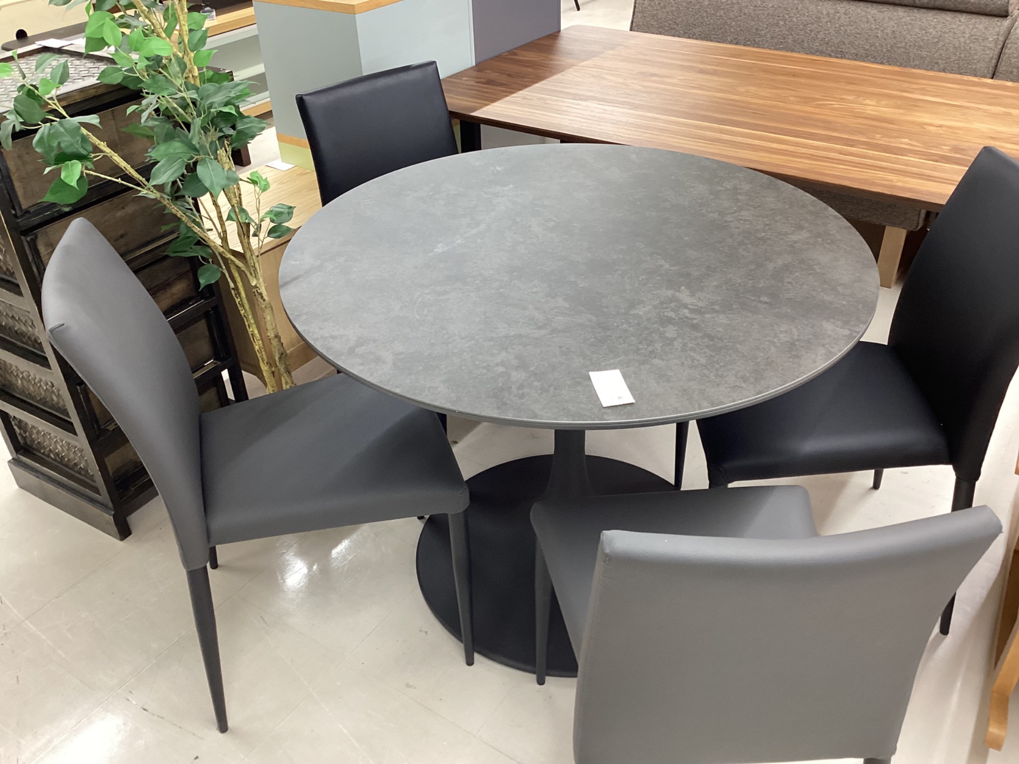 【トレファク府中店】シンプルダイニング5点セット！ 中古家具販売中】新入荷いたしました、ダイニング5点セットのご紹介