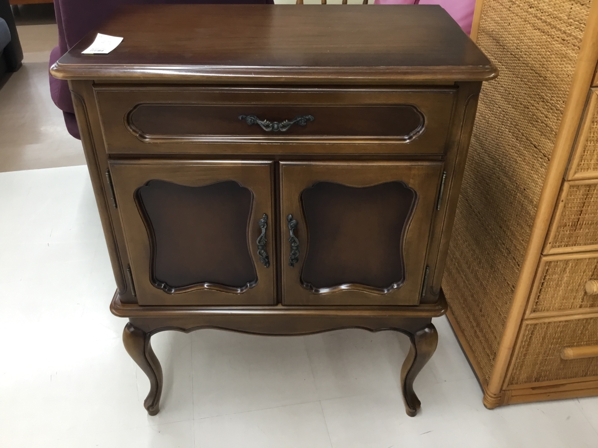 中古 カリモク キャビネット 猫脚 アンティーク 家具 サイドボード 中古 カリモク キャビネット 猫脚 アンティーク 家具 サイドボード