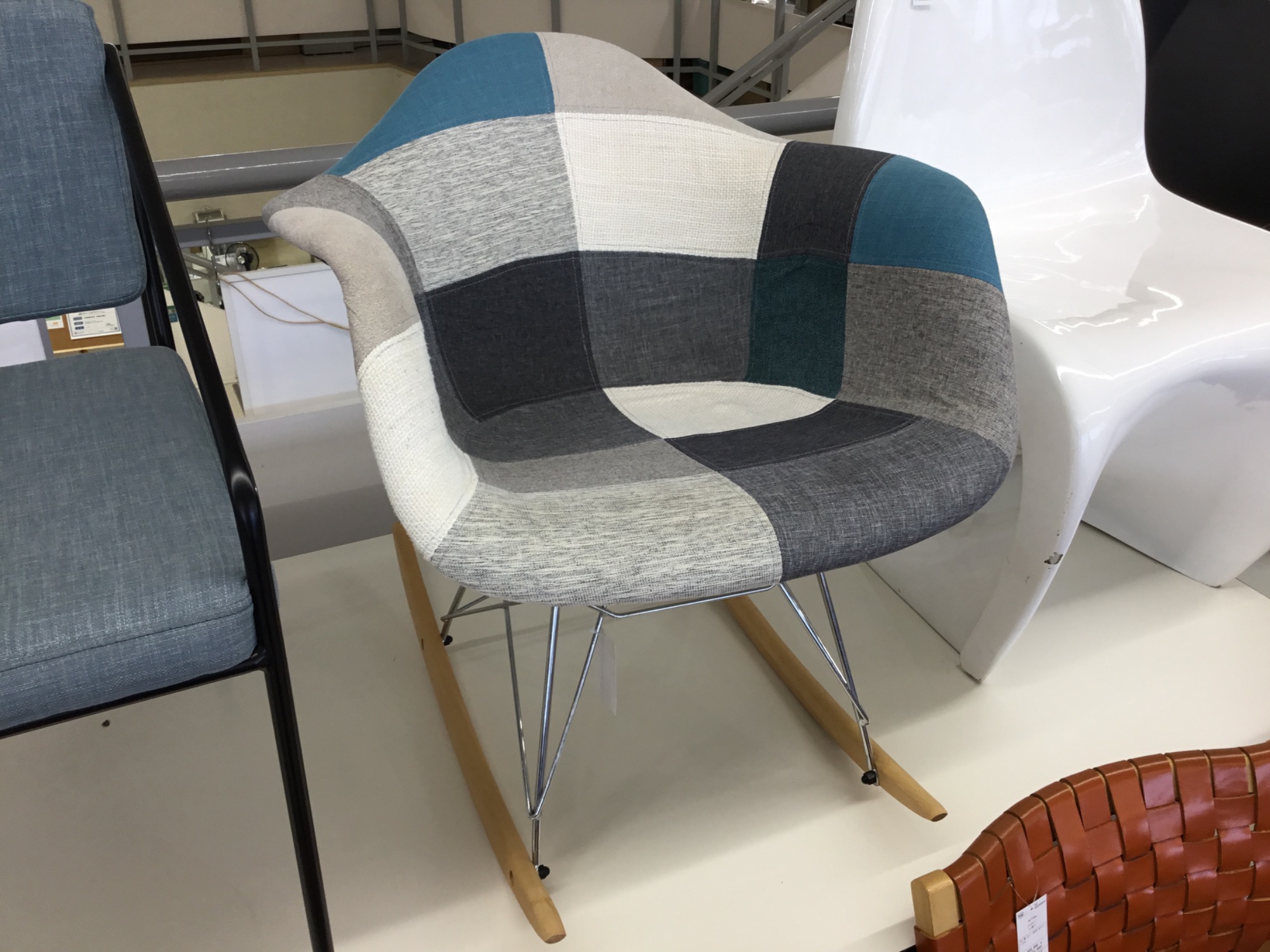 イームズ/Herman Miller Eamesのロッキングチェアーが買取入荷