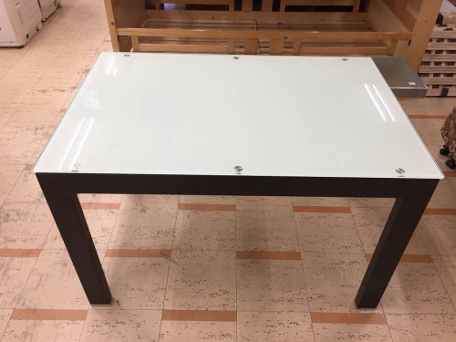 家具・インテリアのテーブル