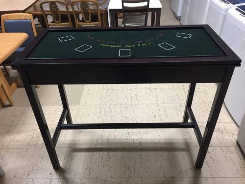 テーブルのボードゲーム