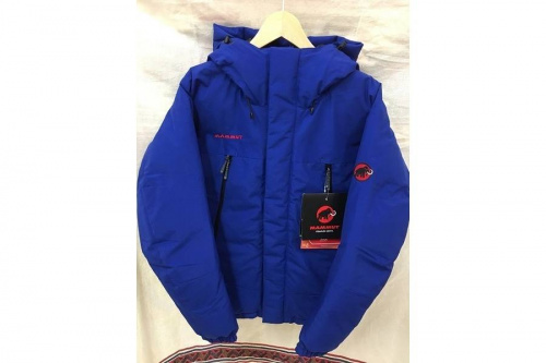 ジャケットのMAMMUT