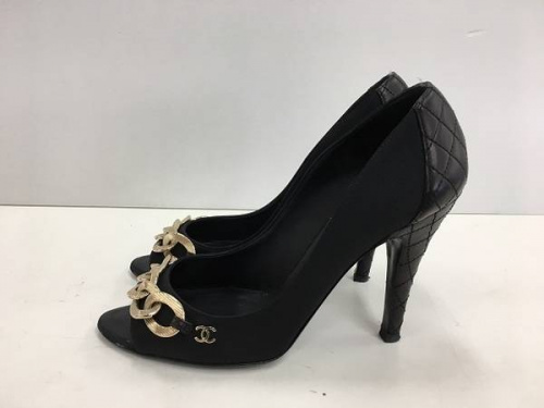 靴のCHANEL