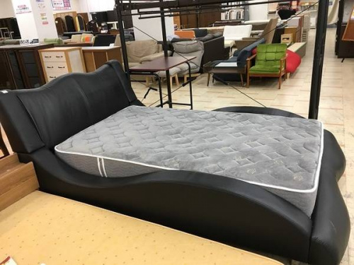 ベッドのデザイン家具